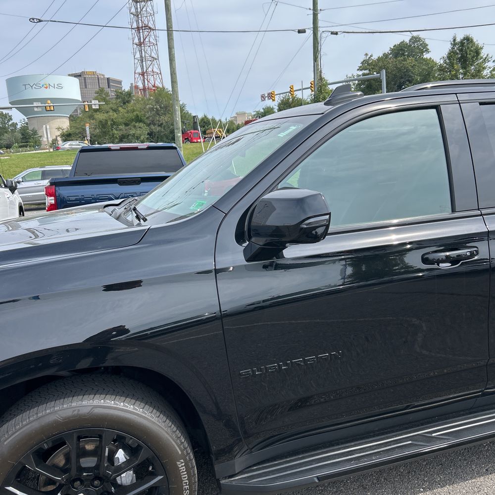2023 Chevrolet Suburban RST