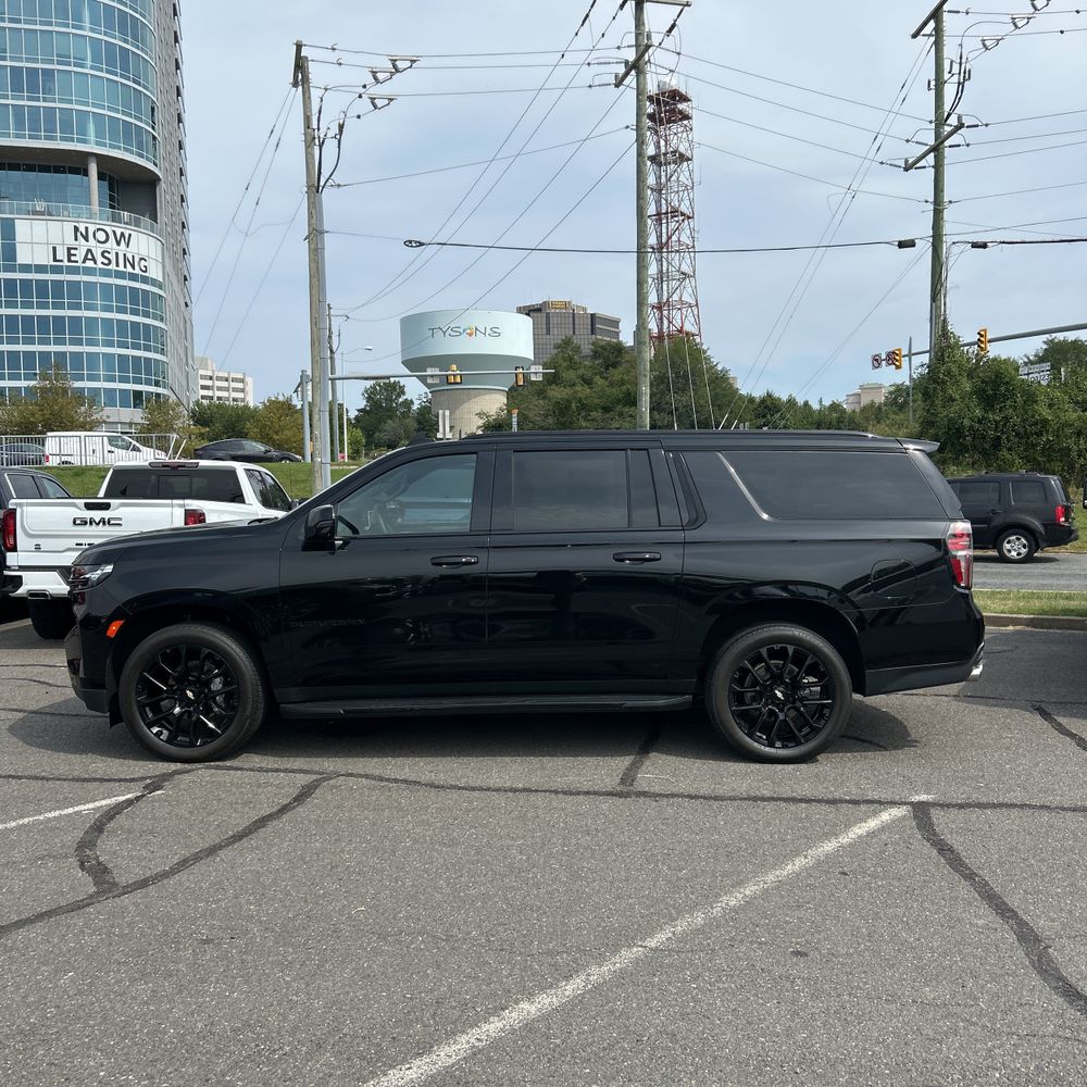2023 Chevrolet Suburban RST