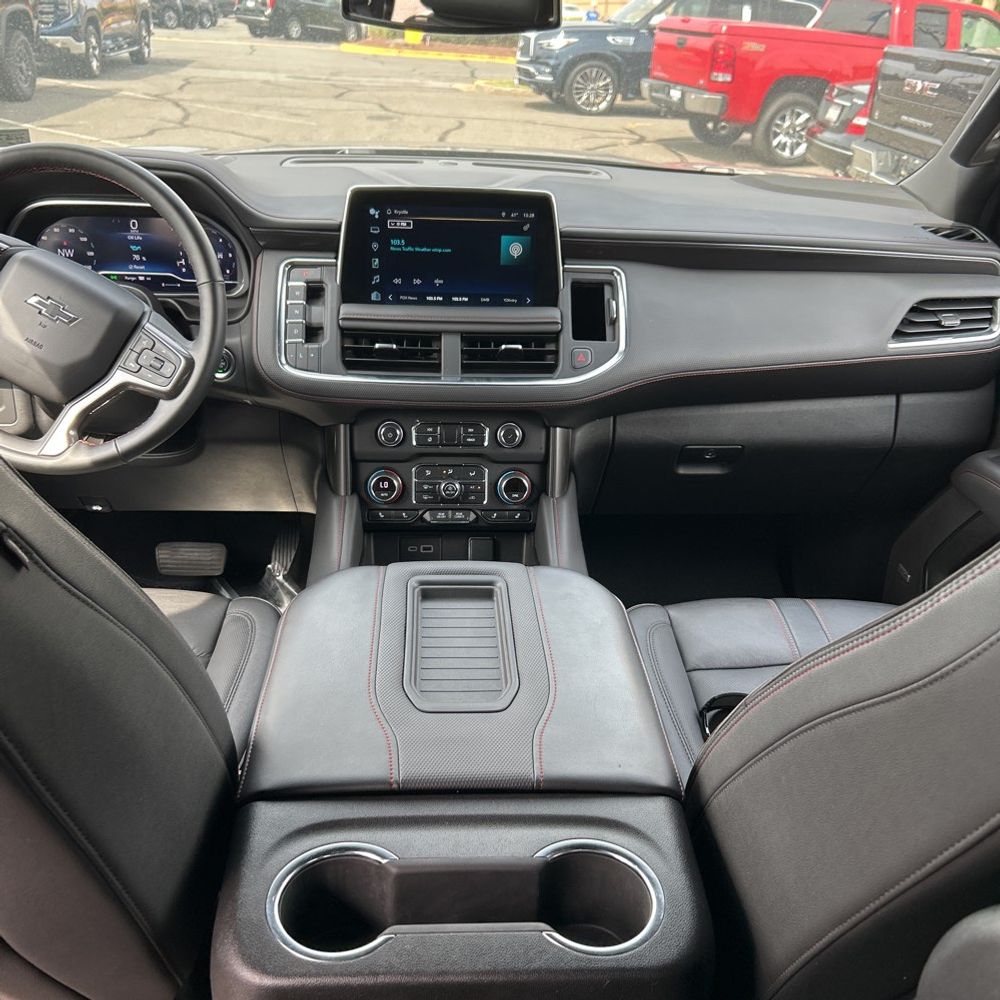 2023 Chevrolet Suburban RST