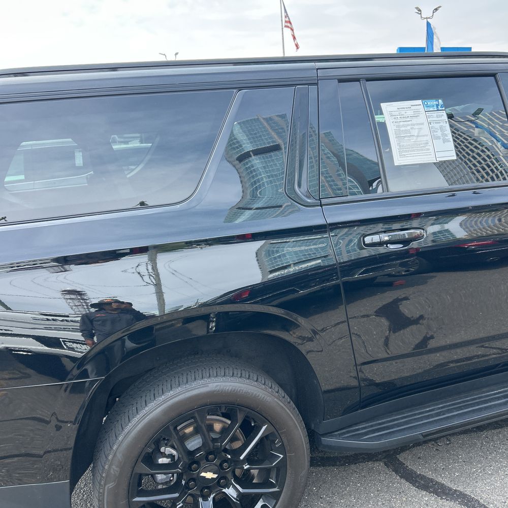 2023 Chevrolet Suburban RST