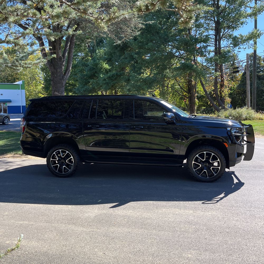 2023 Chevrolet Suburban RST
