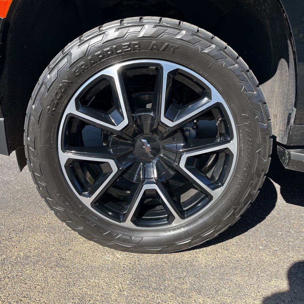 2023 Chevrolet Suburban RST