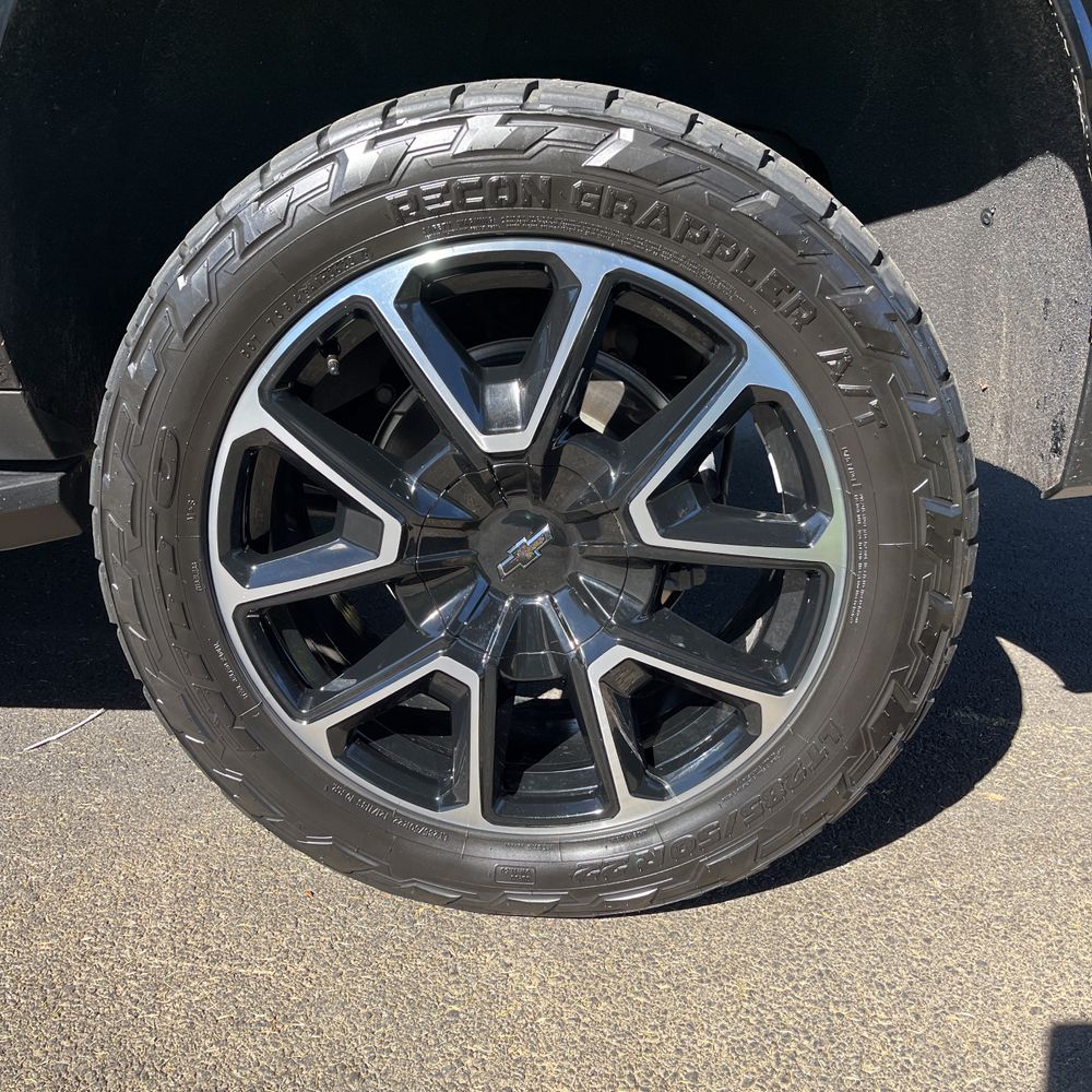 2023 Chevrolet Suburban RST