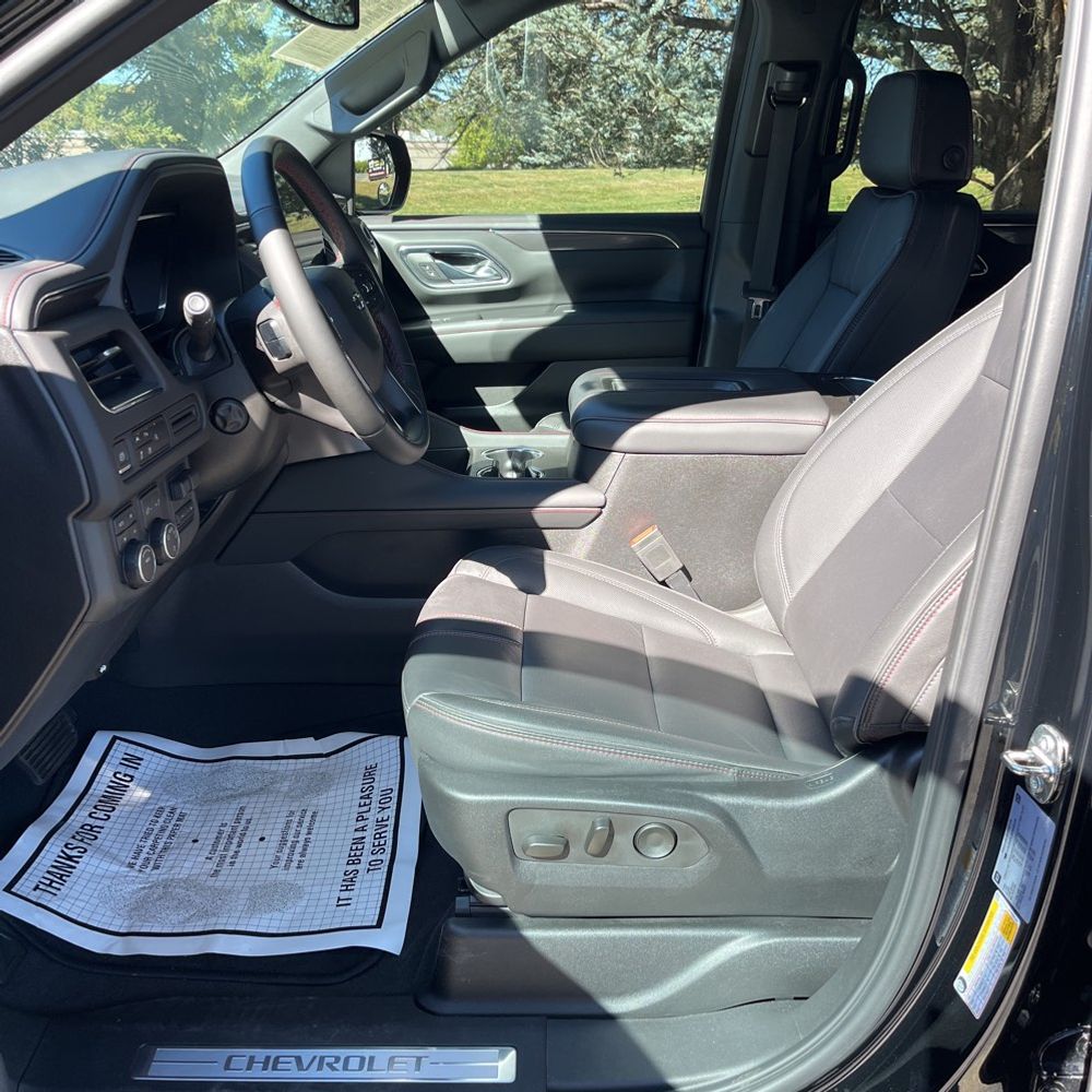 2023 Chevrolet Suburban RST