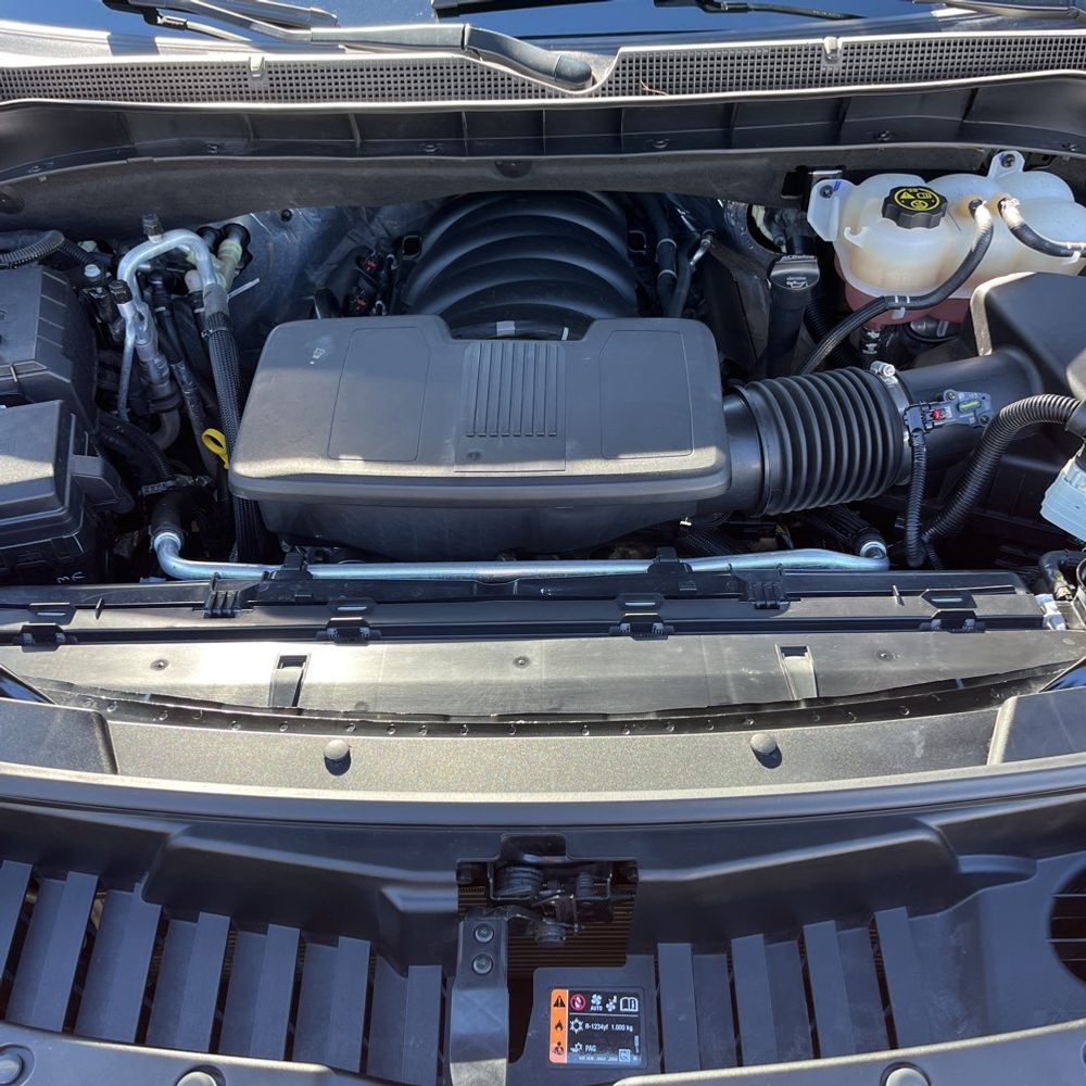 2023 Chevrolet Suburban RST