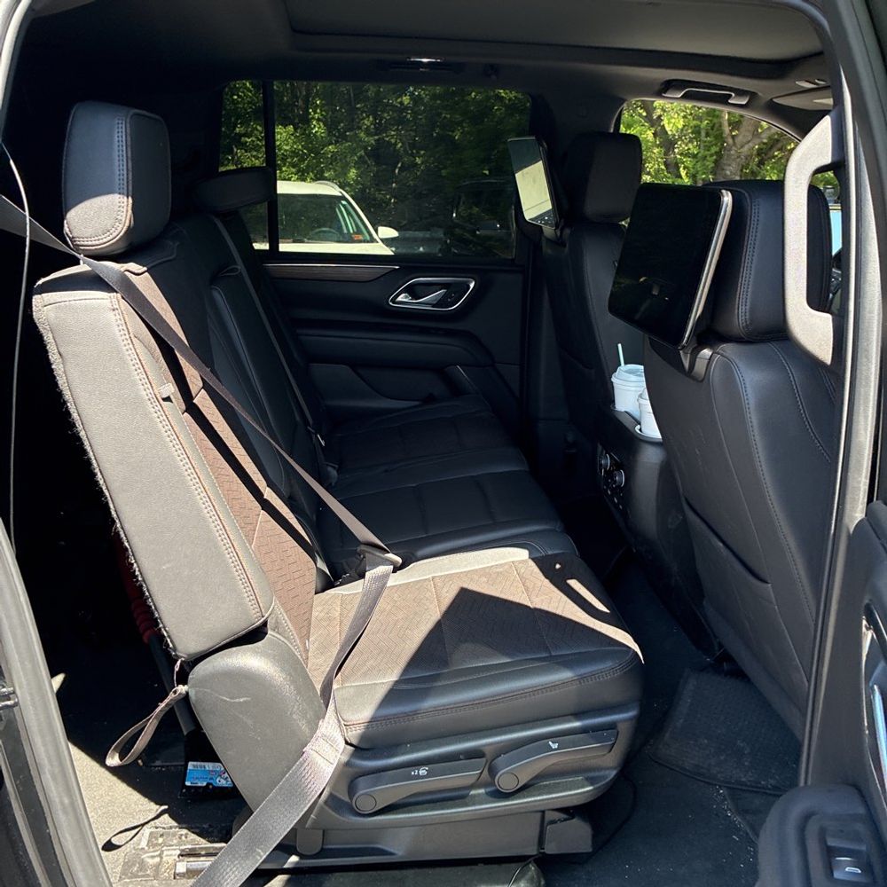 2023 Chevrolet Suburban High Country