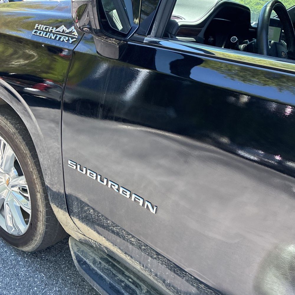 2023 Chevrolet Suburban High Country