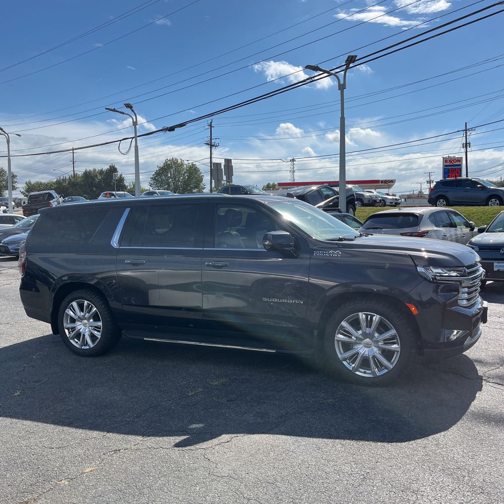 2023 Chevrolet Suburban High Country
