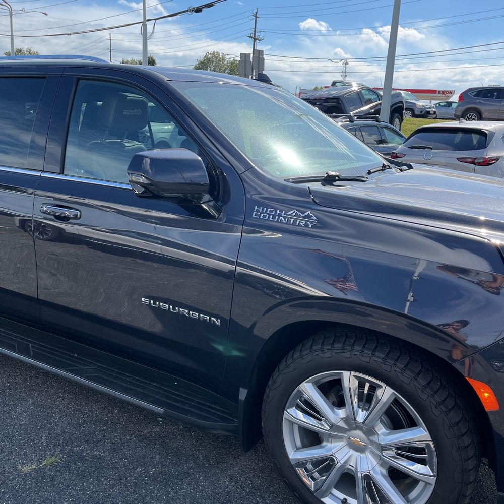 2023 Chevrolet Suburban High Country