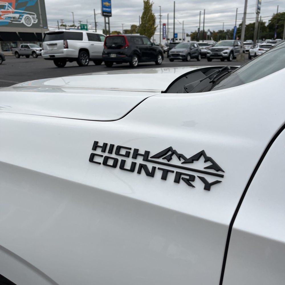 2022 Chevrolet Suburban High Country