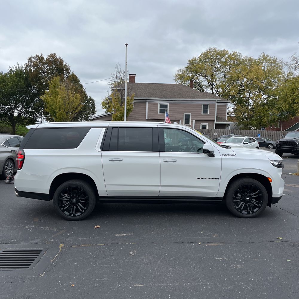 2022 Chevrolet Suburban High Country