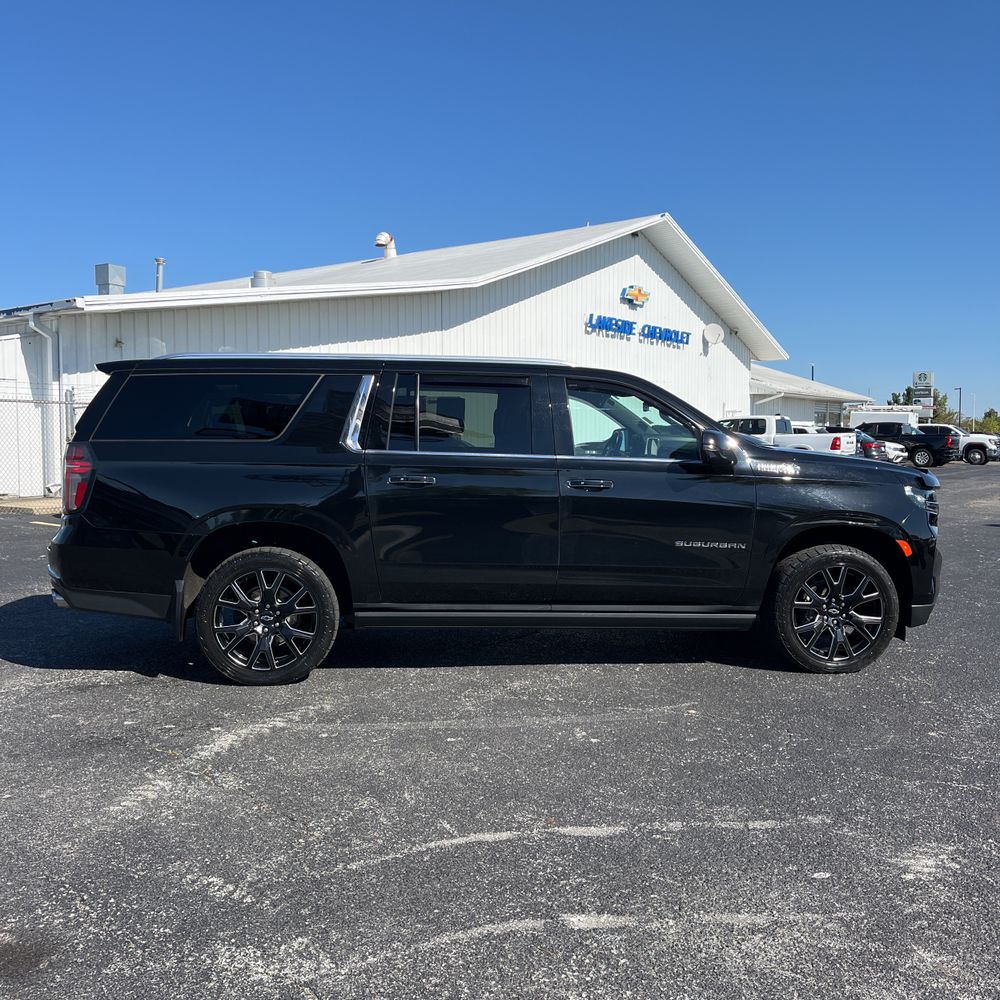 2023 Chevrolet Suburban High Country