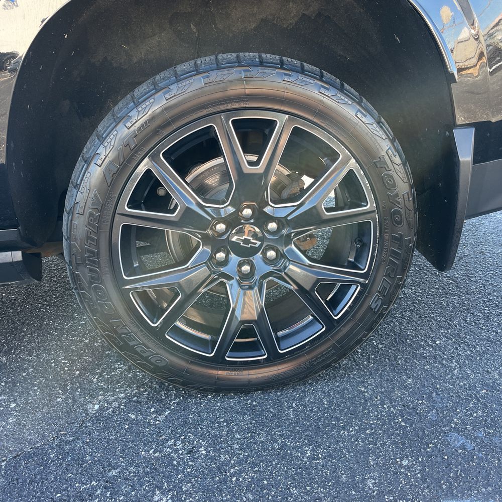2023 Chevrolet Suburban High Country