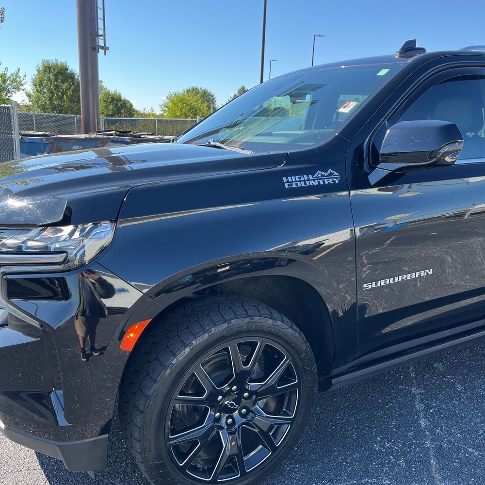2023 Chevrolet Suburban High Country