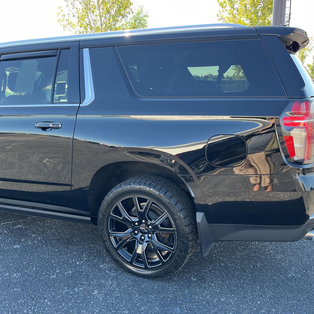 2023 Chevrolet Suburban High Country