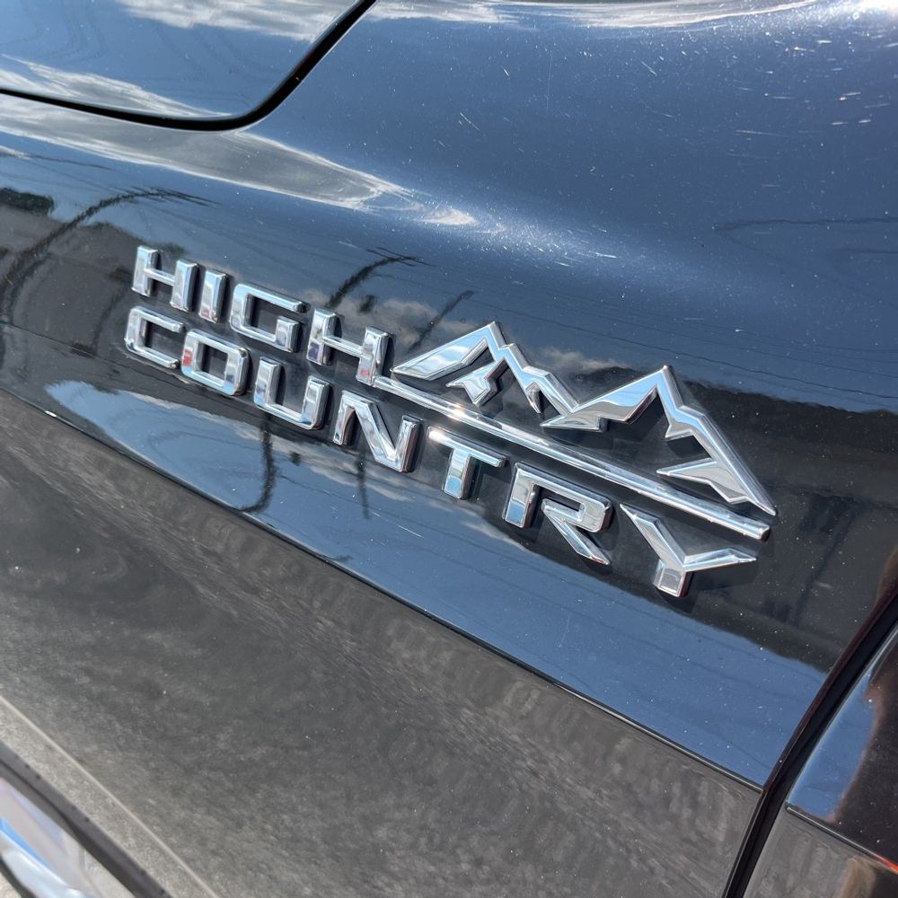 2021 Chevrolet Suburban High Country