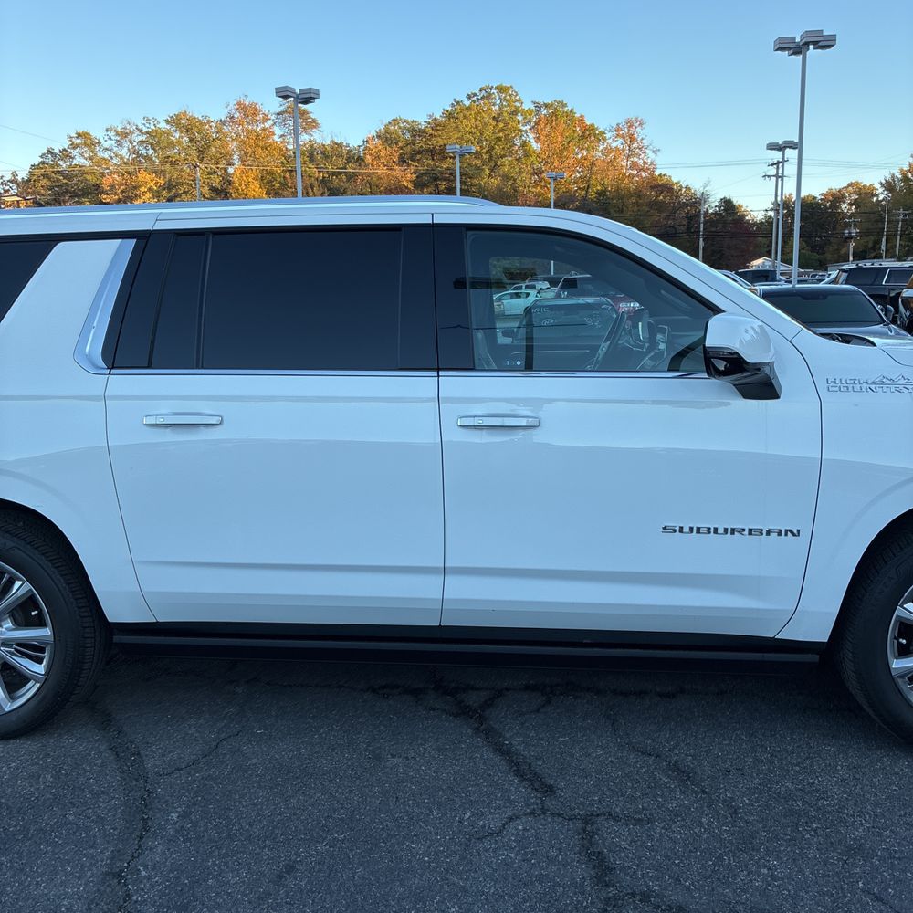2022 Chevrolet Suburban High Country