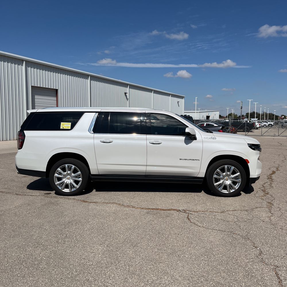 2023 Chevrolet Suburban High Country