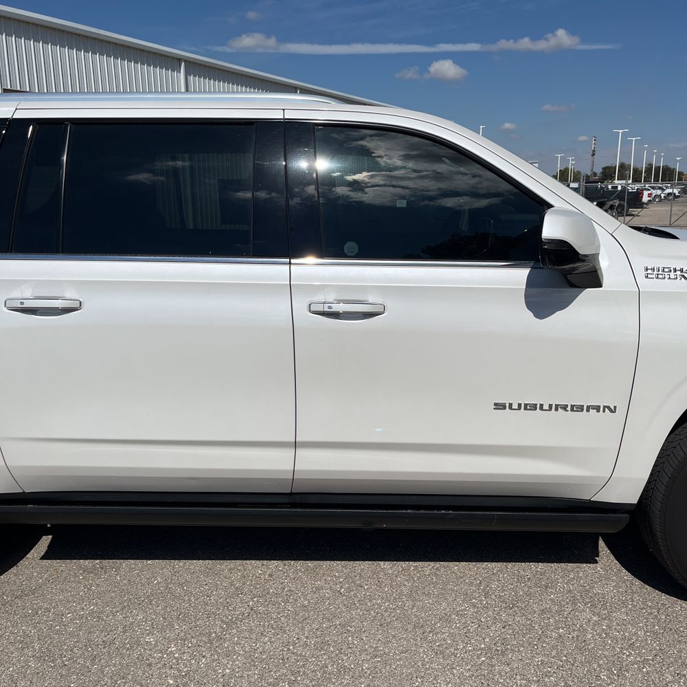 2023 Chevrolet Suburban High Country