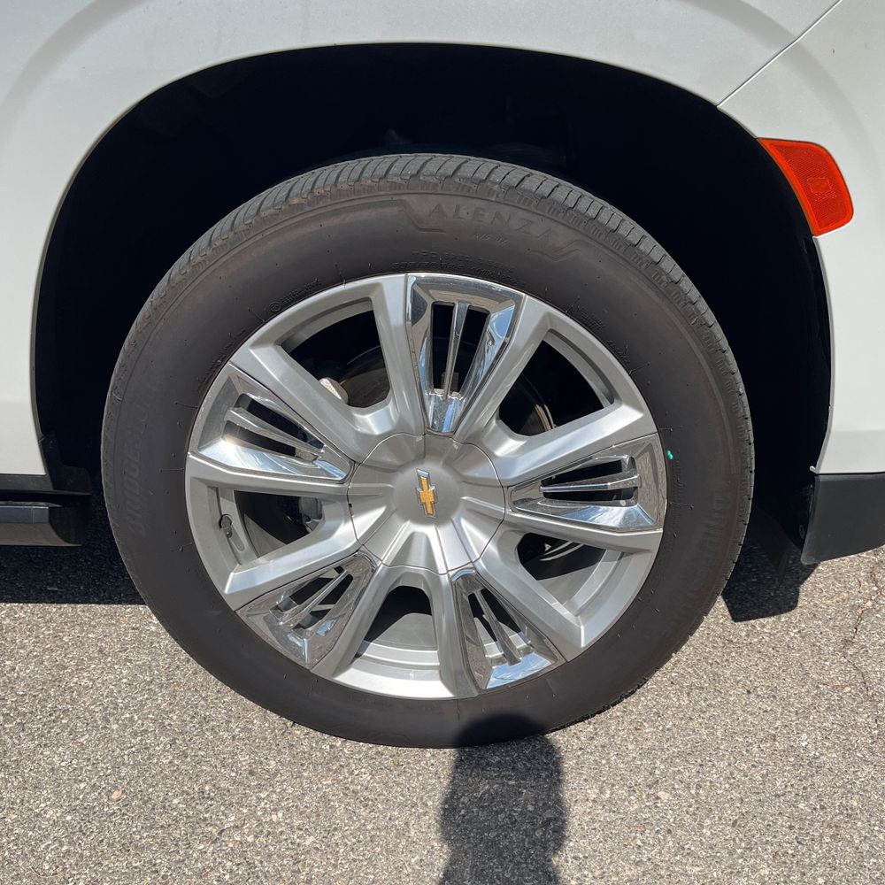 2023 Chevrolet Suburban High Country