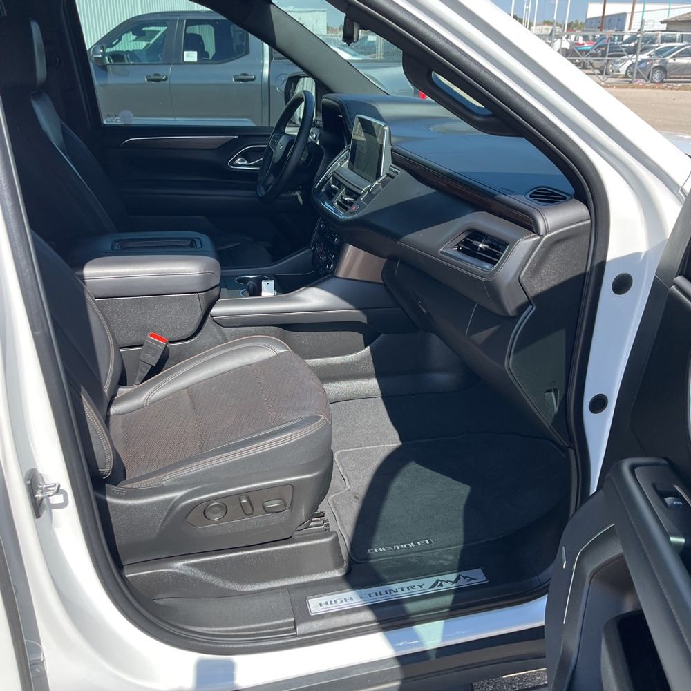 2023 Chevrolet Suburban High Country