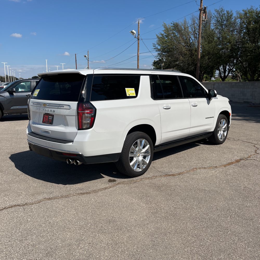 2023 Chevrolet Suburban High Country