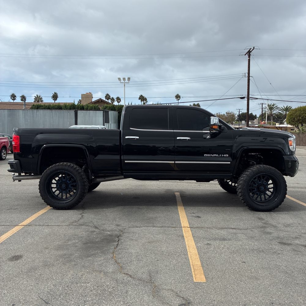 2017 GMC Sierra 2500HD Denali