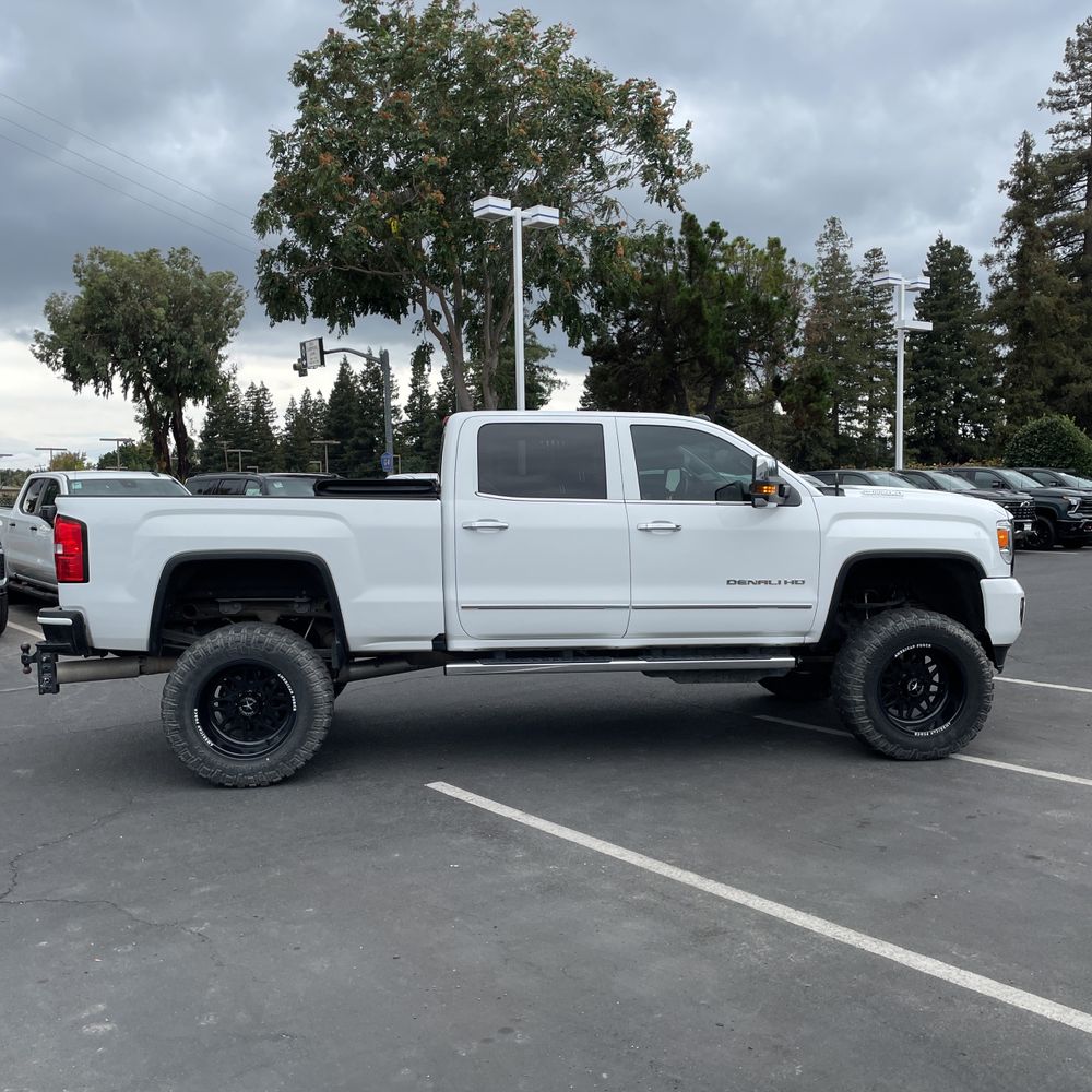 2017 GMC Sierra 2500HD Denali