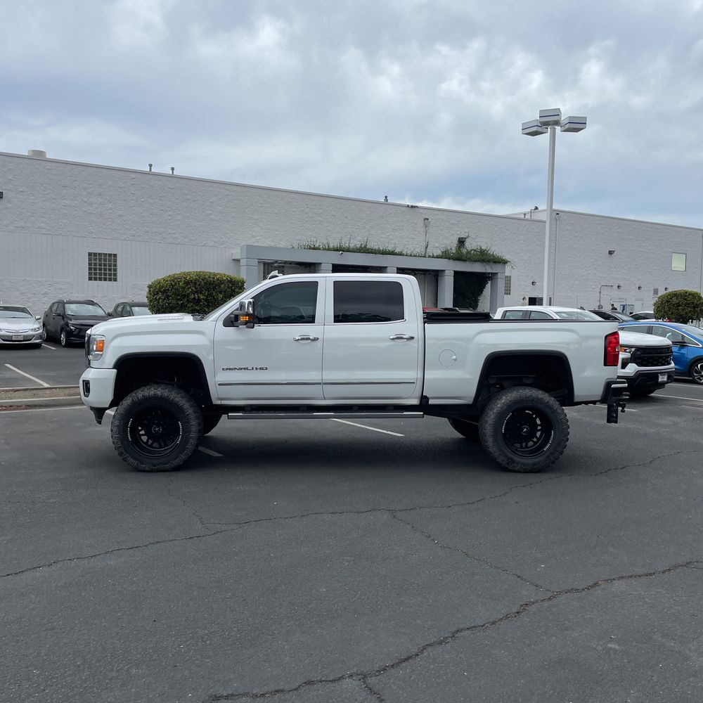 2017 GMC Sierra 2500HD Denali