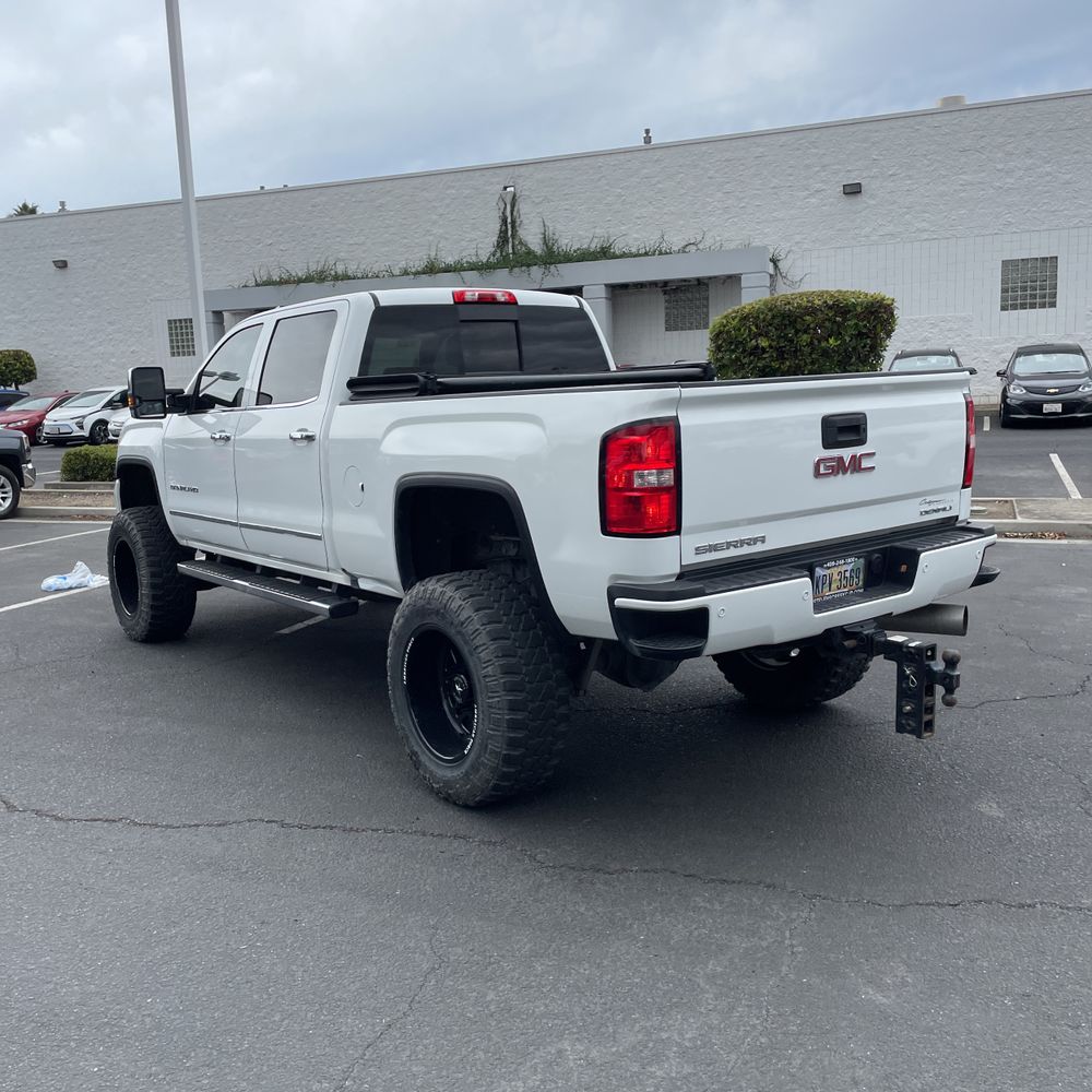 2017 GMC Sierra 2500HD Denali