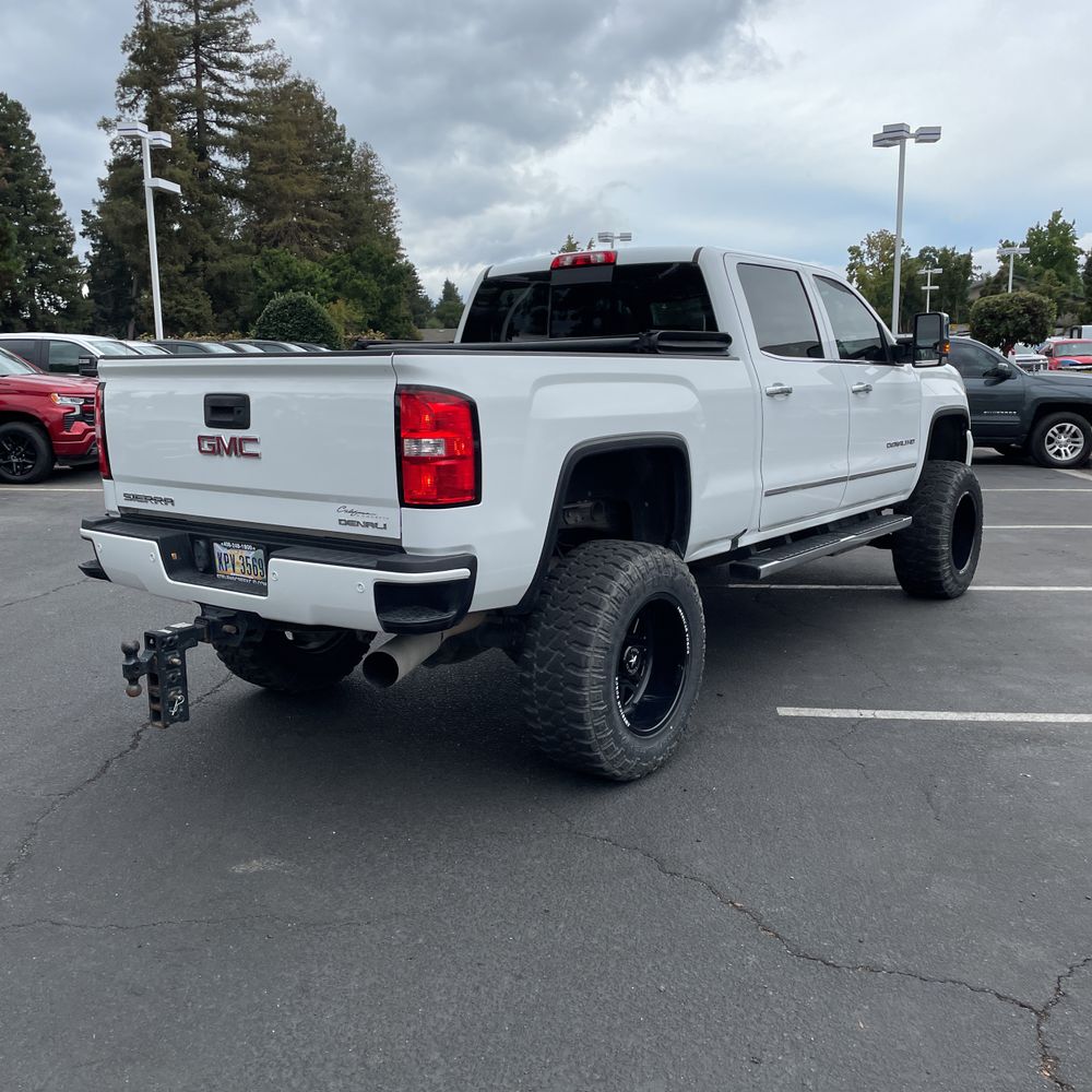 2017 GMC Sierra 2500HD Denali