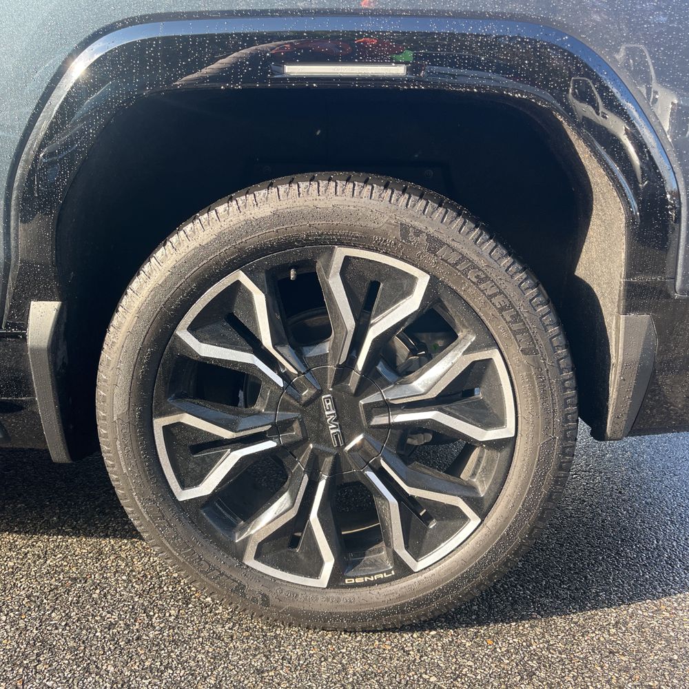 2025 GMC Sierra EV Denali Max Range