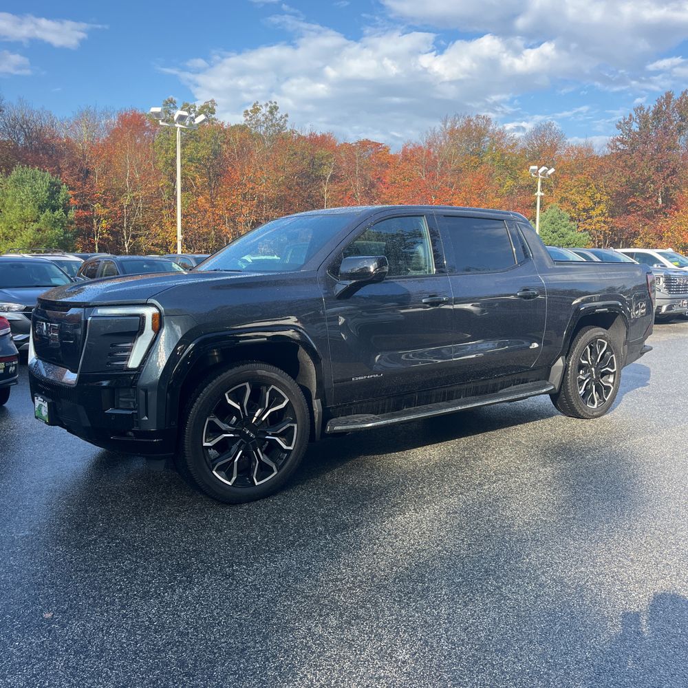 2025 GMC Sierra EV Denali Max Range