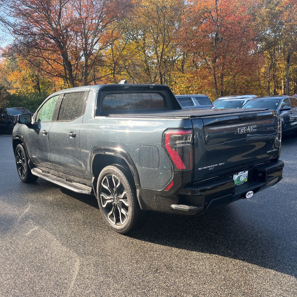 2025 GMC Sierra EV Denali Max Range