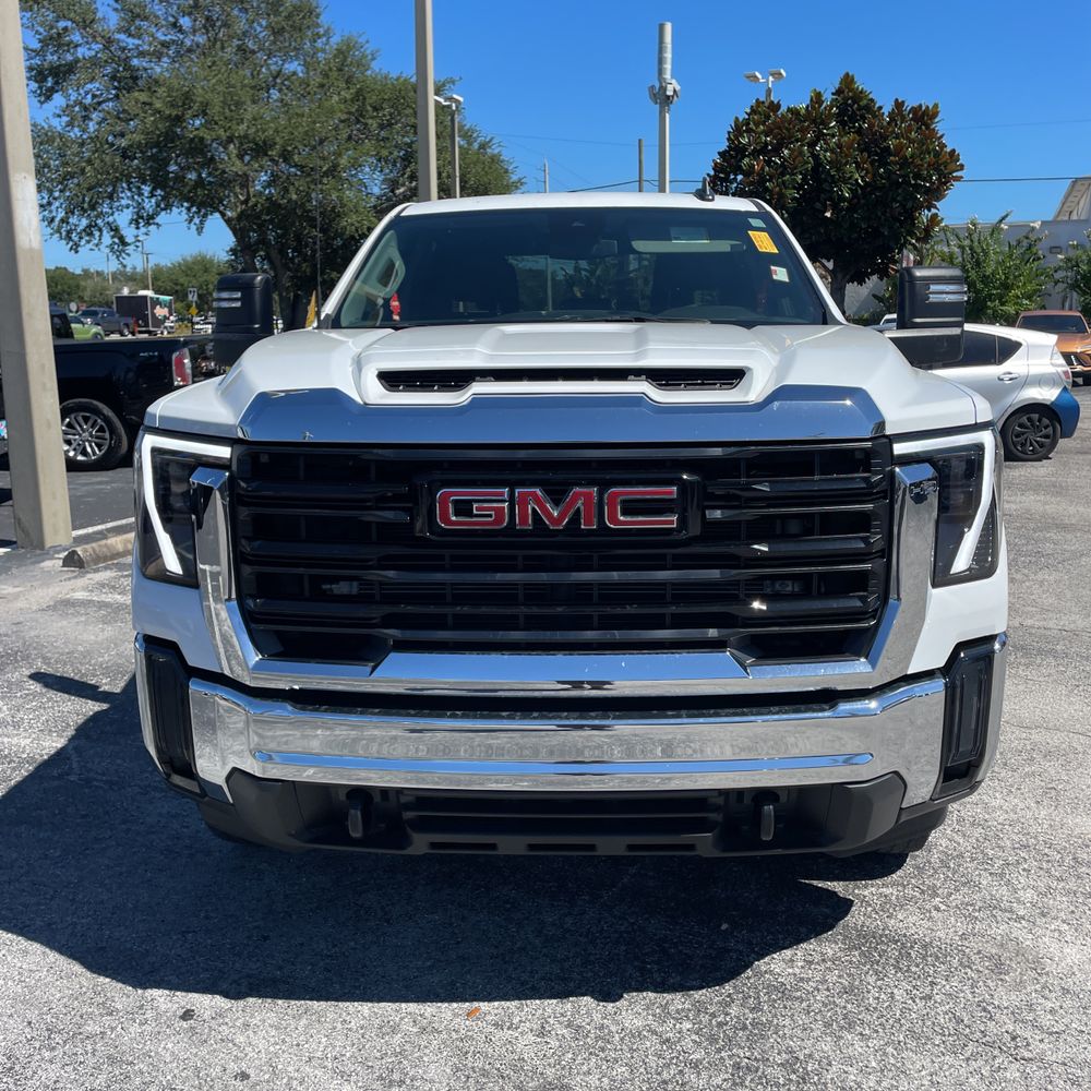 2024 GMC Sierra 2500HD Pro