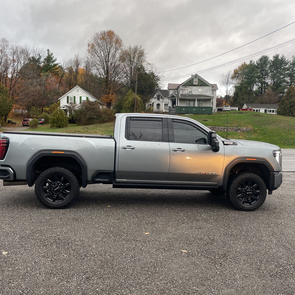 2024 GMC Sierra 2500 AT4
