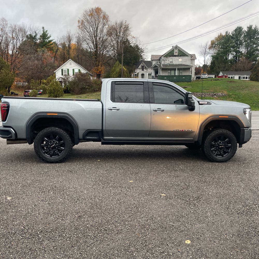 2024 GMC Sierra 2500 AT4