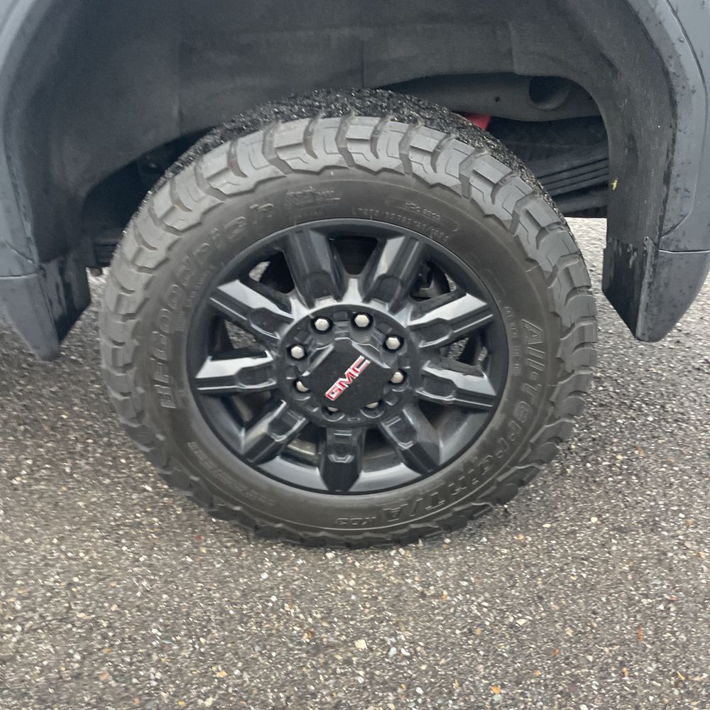 2024 GMC Sierra 2500 AT4