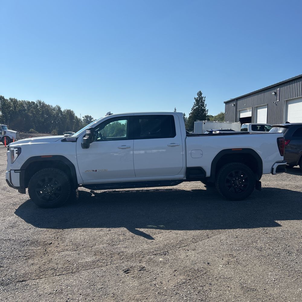 2024 GMC Sierra 2500 AT4