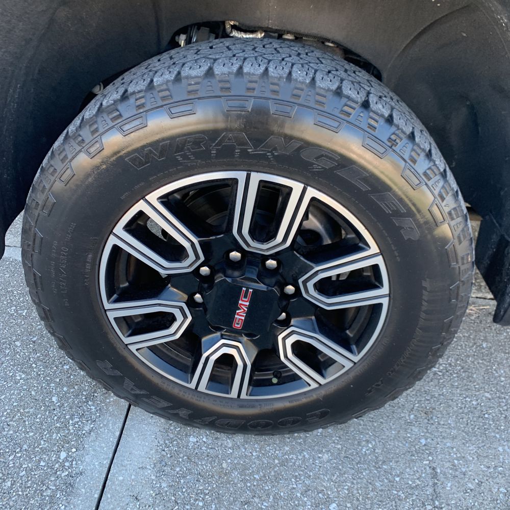 2023 GMC Sierra 2500HD AT4