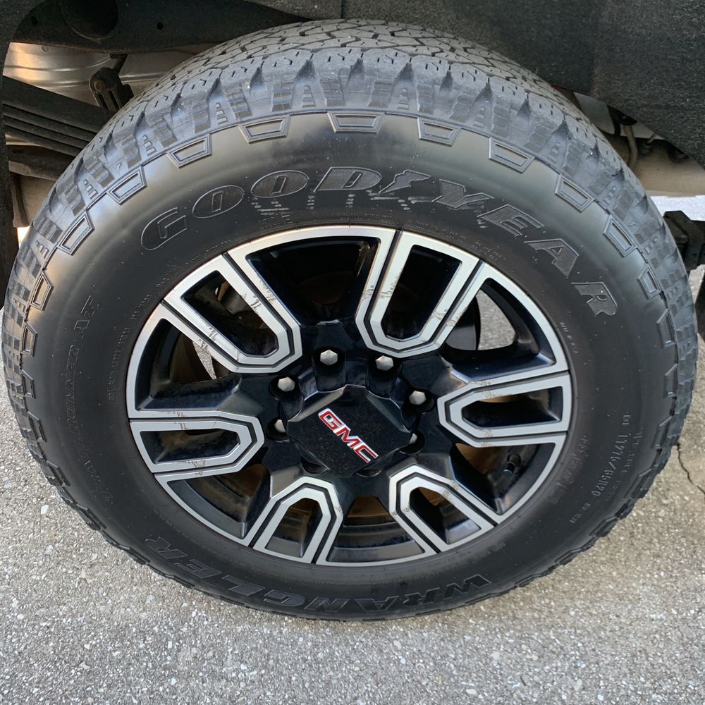 2023 GMC Sierra 2500HD AT4