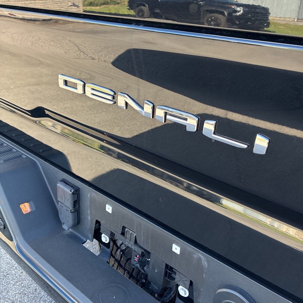 2023 GMC Sierra 2500HD Denali
