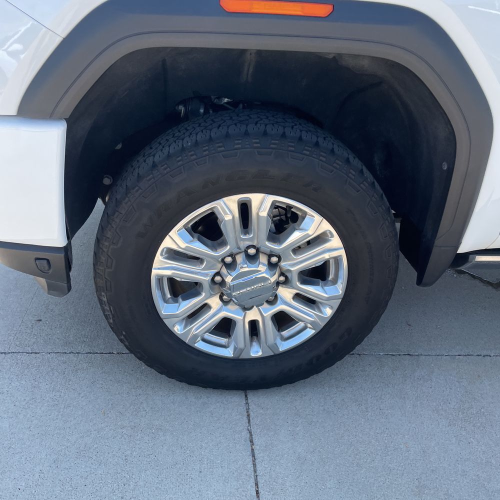 2023 GMC Sierra 2500HD Denali