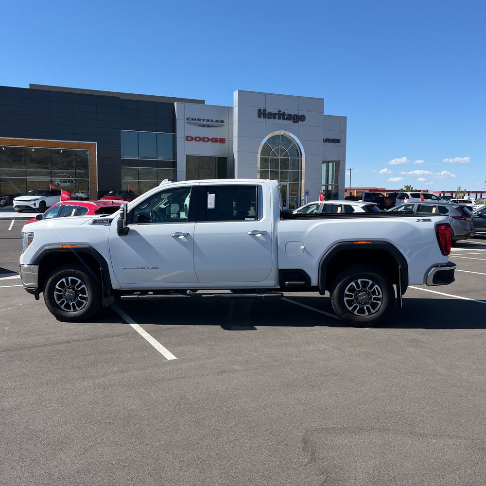 2022 GMC Sierra 3500 SLT