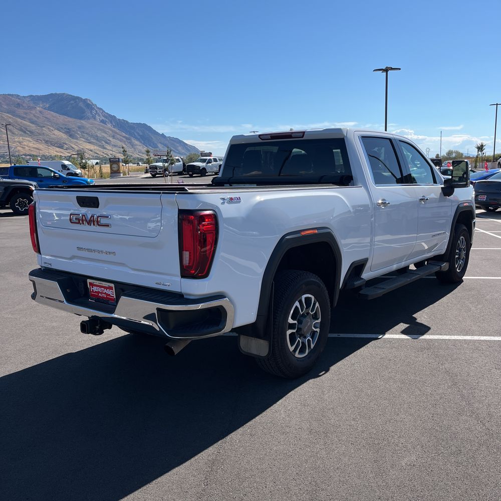 2022 GMC Sierra 3500 SLT