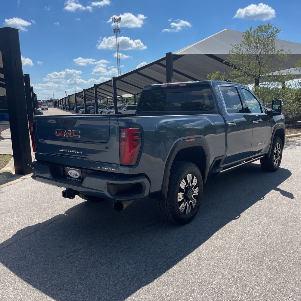 2024 GMC Sierra 3500HD Denali