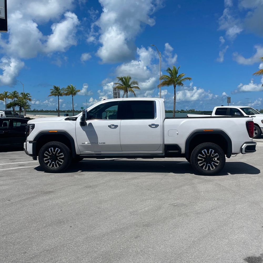 2024 GMC Sierra 3500HD Denali Ultimate