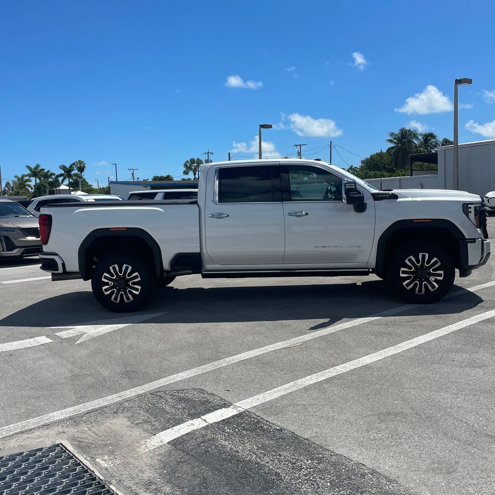 2024 GMC Sierra 3500HD Denali Ultimate
