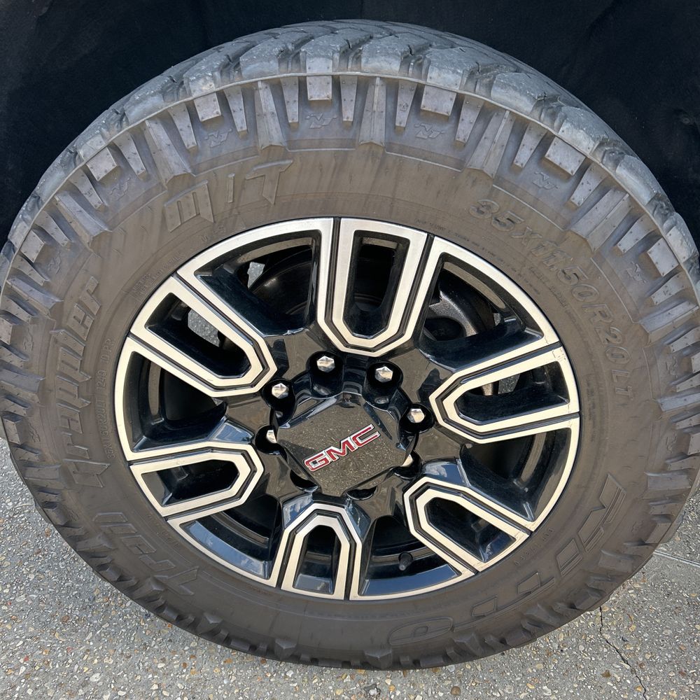 2025 GMC Sierra 2500HD AT4