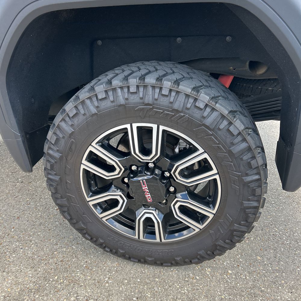 2025 GMC Sierra 2500HD AT4